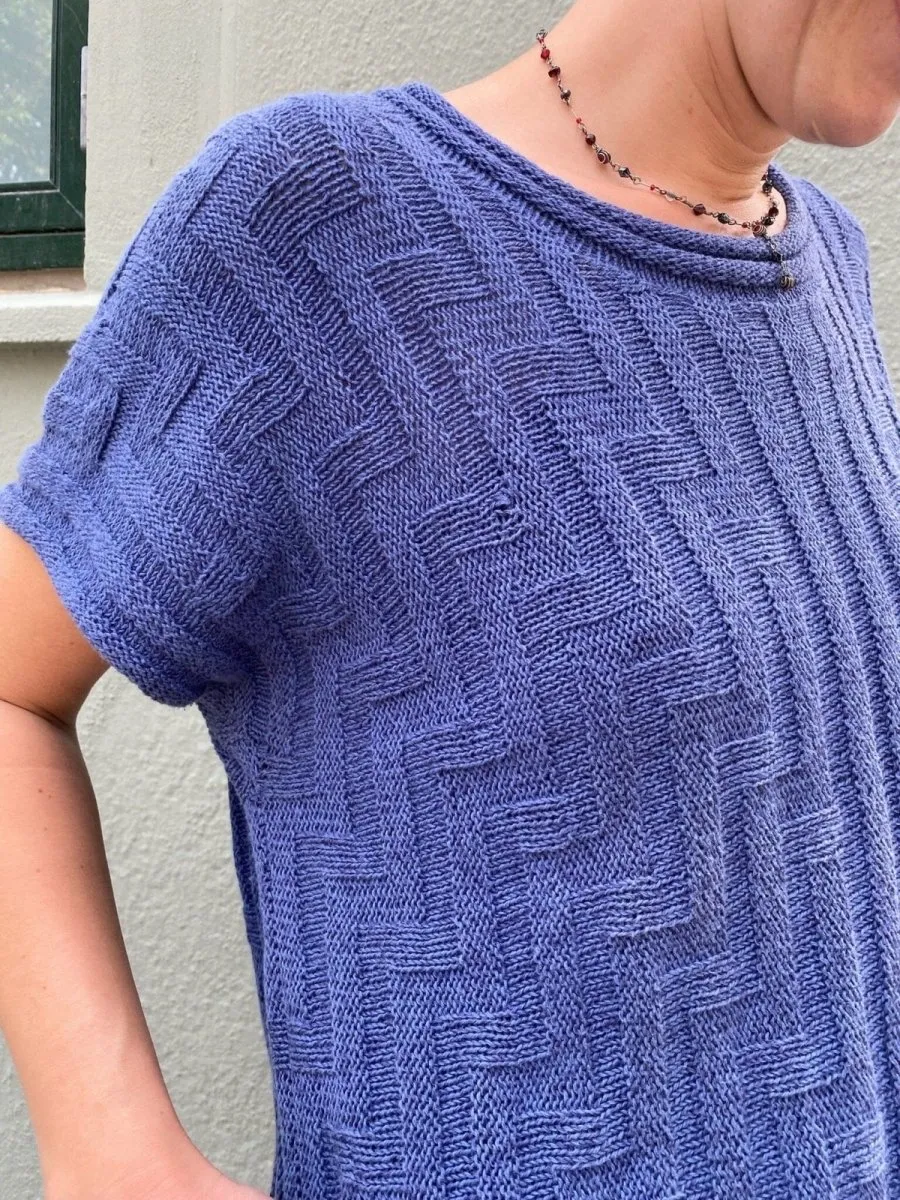 Stil blouse by Hanne Falkenberg, pattern (only sold as part of kit)